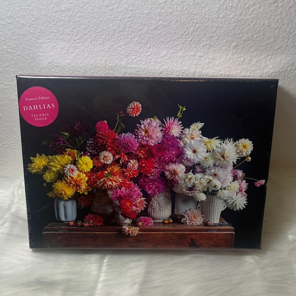 New Sealed Dahlias 750 Piece Puzzle